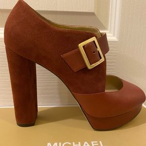 Michael Kors suede pumps